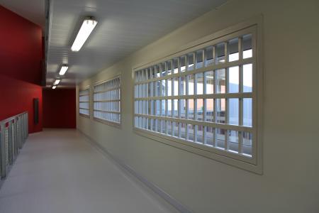 Menuiserie de haute sécurité solution Metal Quartz local fenêtres avec grilles à l'intérieur
