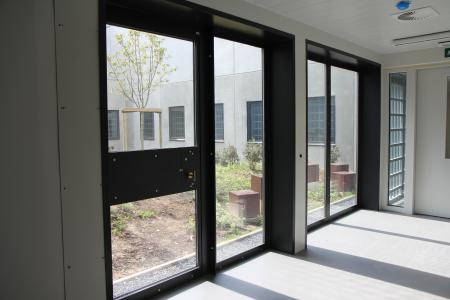 Menuiserie de haute sécurité solution Metal Quartz local fenêtres et portes vitrées